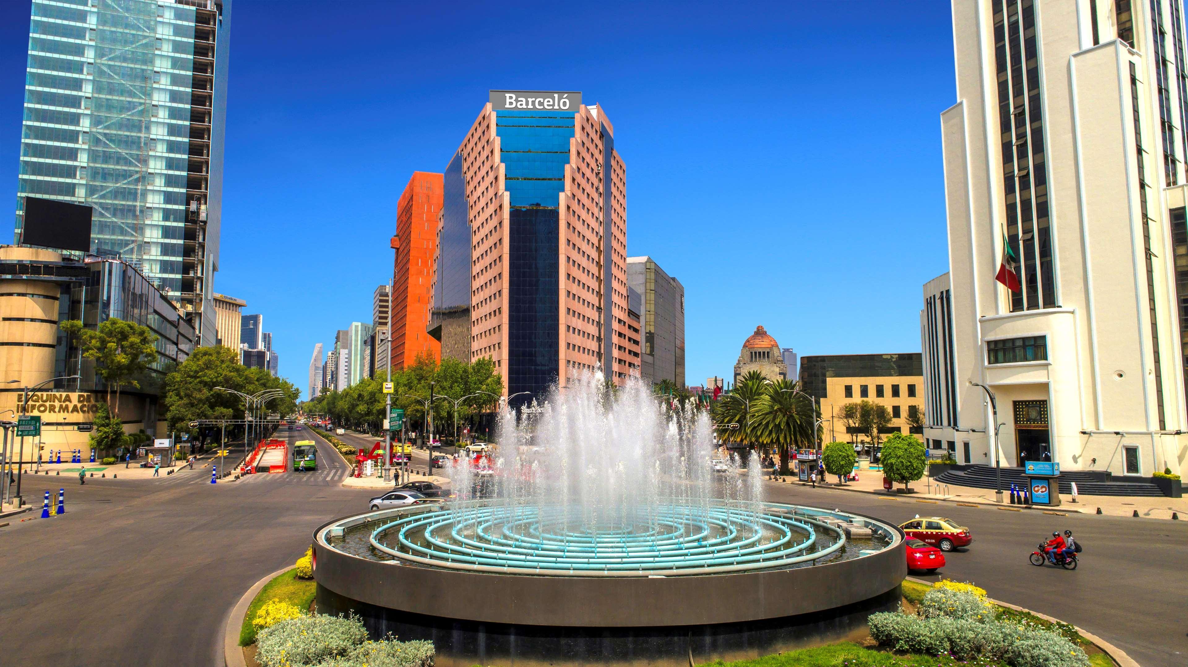 Barceló Mexico Reforma Hotel Exterior foto Fountain at the roundabout